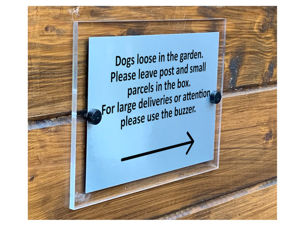 M036 Dogs loose in garden. Deliveries Door Modern Acrylic Aluminium Sign Plaque