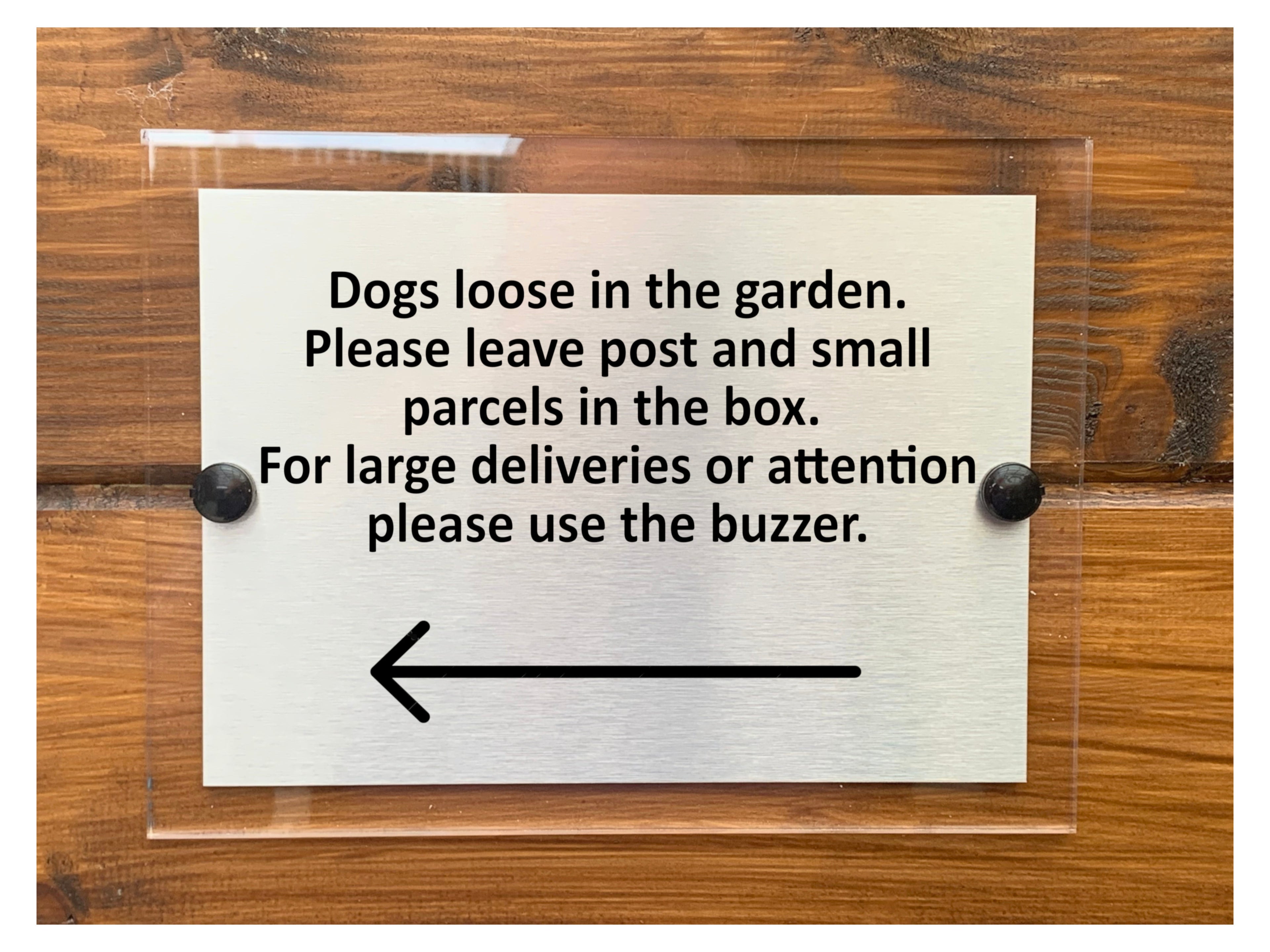 M035 Dogs loose in garden. Deliveries Door Modern Acrylic Aluminium Sign Plaque